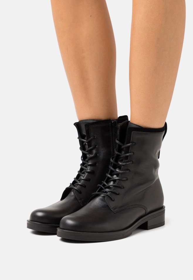 Gabour | Bottines Noires Exclusives à Lacets